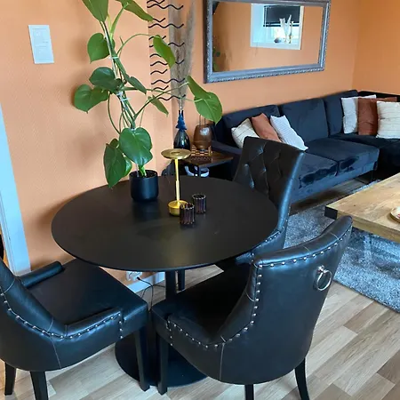 Med Sydvendt Balkong Alesund