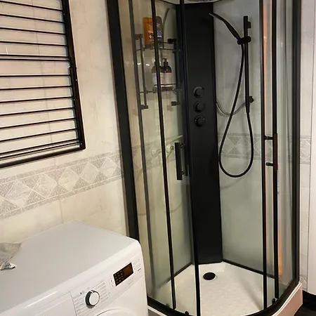 Apartment Med Sydvendt Balkong